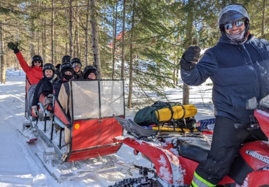  Nicolas Cyr enseignant du dpartement transportant les appretins acerulteur.trice jusqu la FER