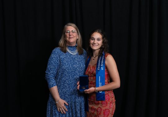  Médaille académique du Gouverneur général remise à Mariko Papillon